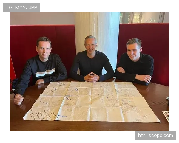 克鲁伊夫创新理念引领现代足球战术变革 克鲁伊夫创新理念引领现代足球战术变革